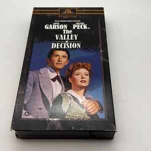 1994 THE VALLEY OF DECISION 1945 MGM VHS TAPE STARRING GREGORY PECK